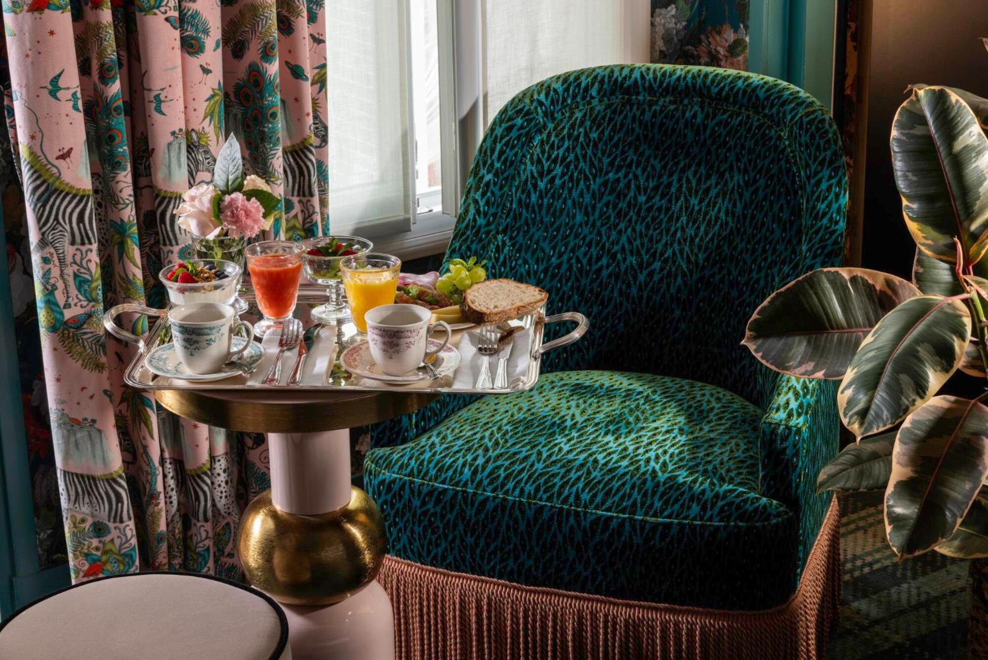 Hotel Ginette A La Folie & Spa Париж Екстериор снимка