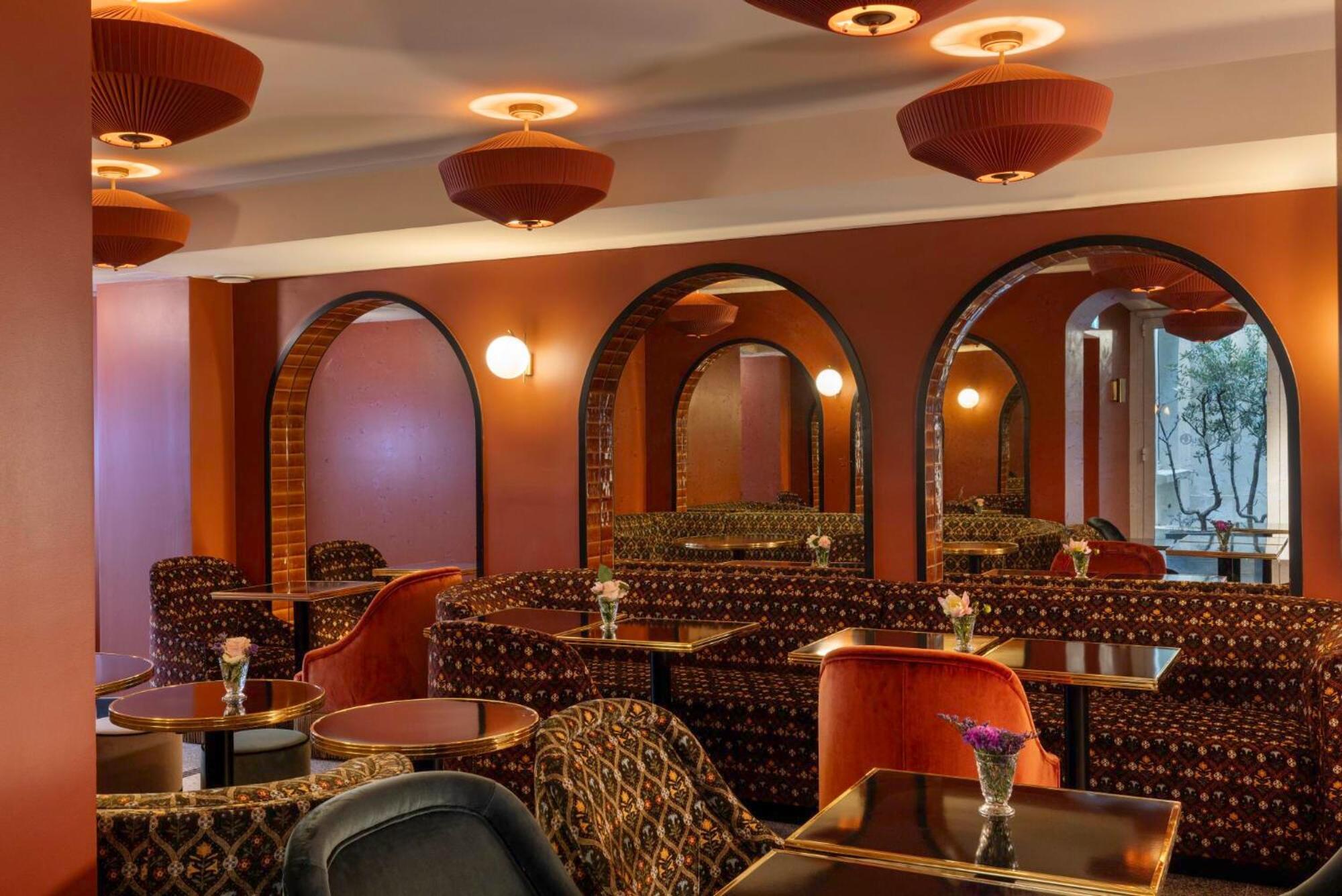 Hotel Ginette A La Folie & Spa Париж Екстериор снимка