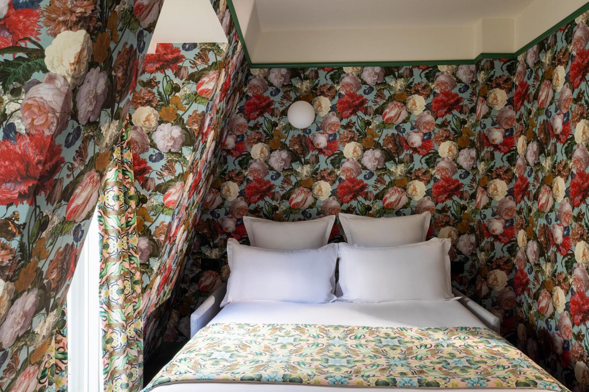 Hotel Ginette A La Folie & Spa Париж Екстериор снимка