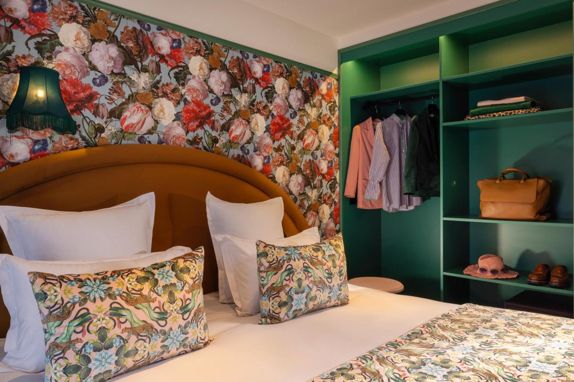 Hotel Ginette A La Folie & Spa Париж Екстериор снимка