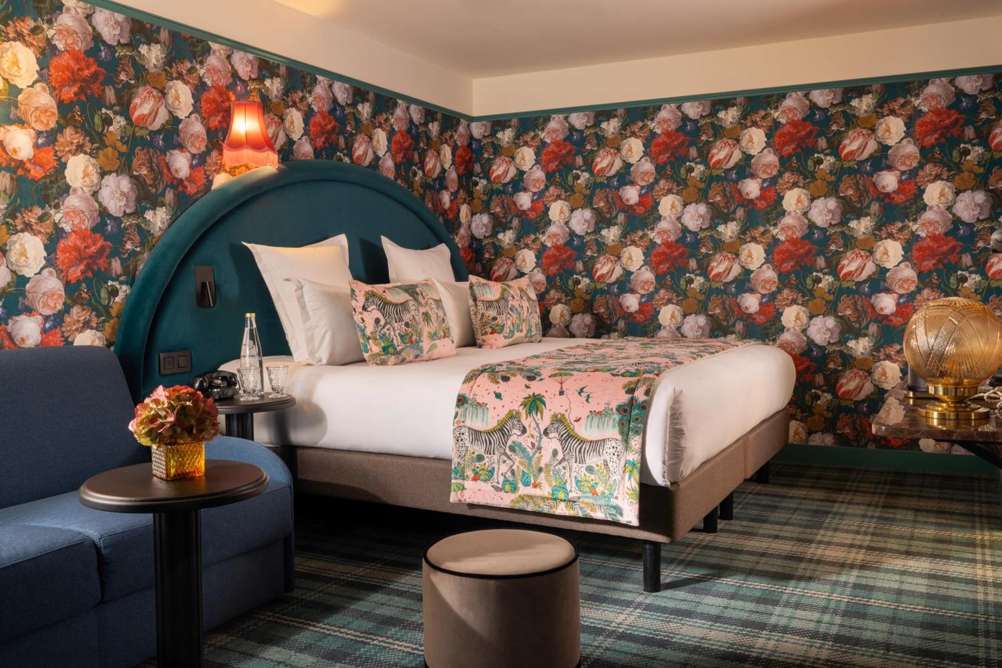 Hotel Ginette A La Folie & Spa Париж Екстериор снимка